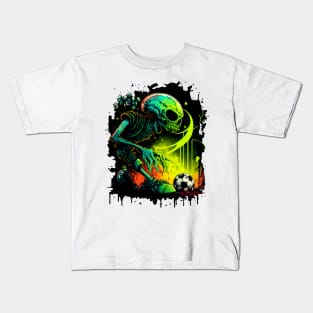 Alien Sports Player Soccer Futball Football - Graphiti Art Graphic Trendy Holiday Gift Kids T-Shirt